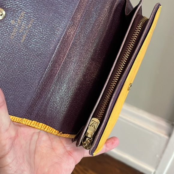 Louis Vuitton Yellow Epi Wallet - Picture 9 of 11